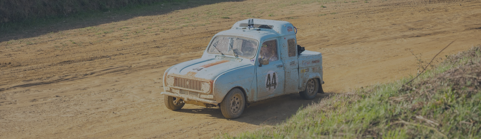 Poussières de pistes : Renault 4L